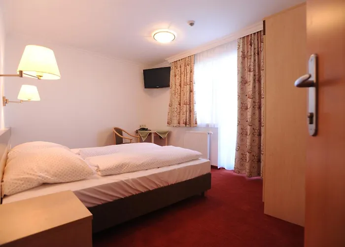 Hotel-restaurant Planaihof فندق سخلادميخ