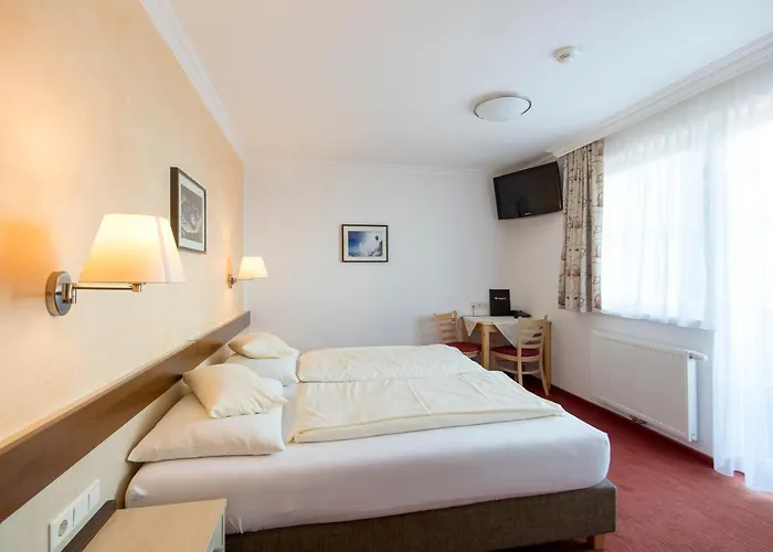 Hotel-restaurant Planaihof فندق سخلادميخ