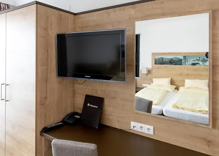 فندق Hotel-restaurant Planaihof 4*