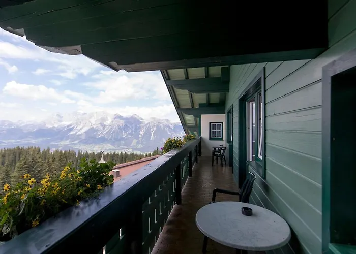 Hotel-restaurant Planaihof فندق 4*